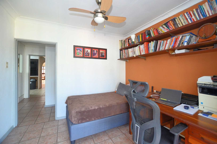 4 Bedroom Property for Sale in Bothasig Western Cape